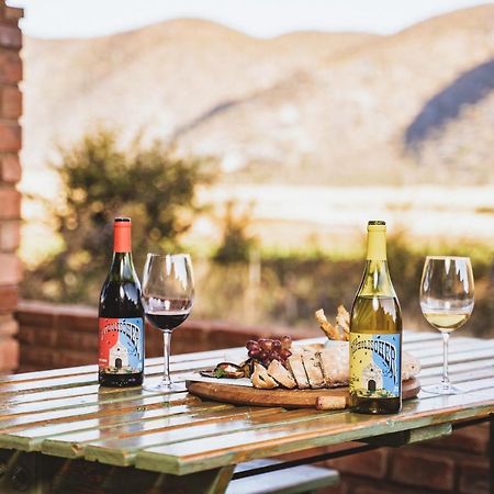 Otavi Vineyards Self-Catering & Camping Esterno foto
